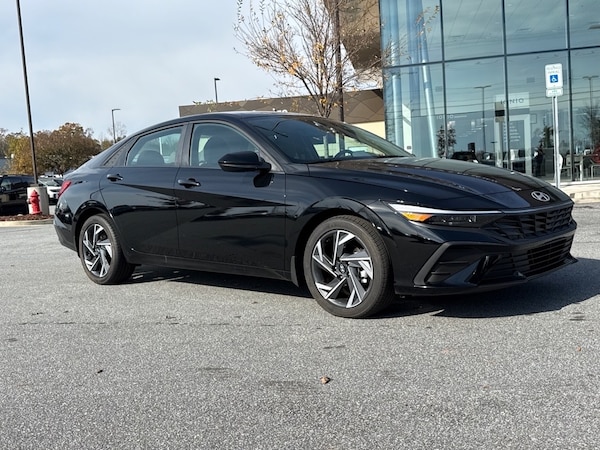 2025 Hyundai Elantra SEL Sport Sedan