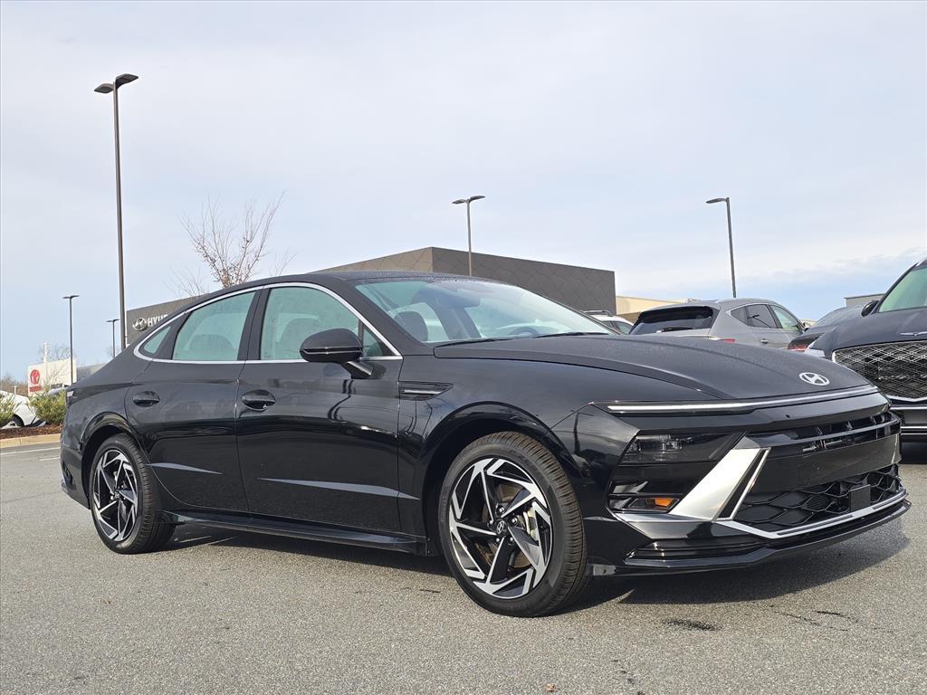 2026 Hyundai Sonata SEL's photo