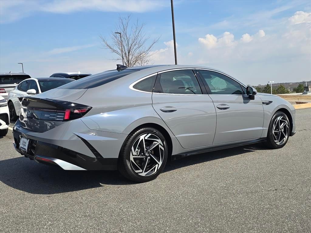 Used 2025 Hyundai Sonata SEL Convenience Sedan