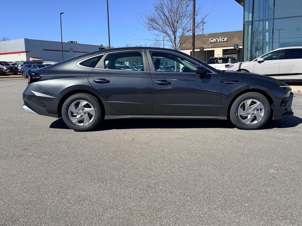 New 2026 Hyundai Sonata SE Sedan