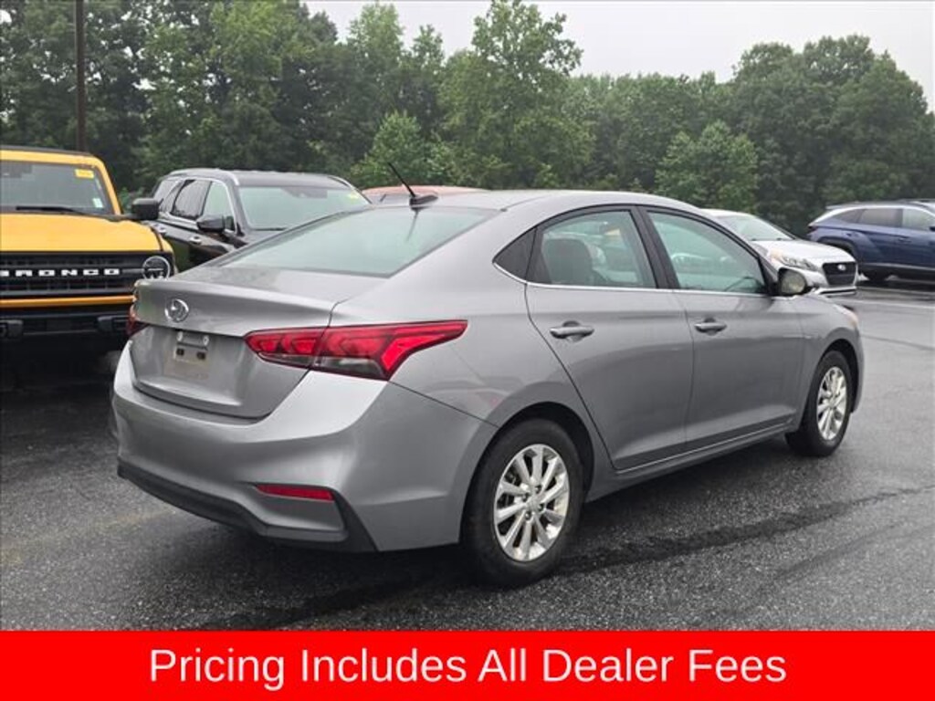 Used 2022 Hyundai Accent SEL Sedan