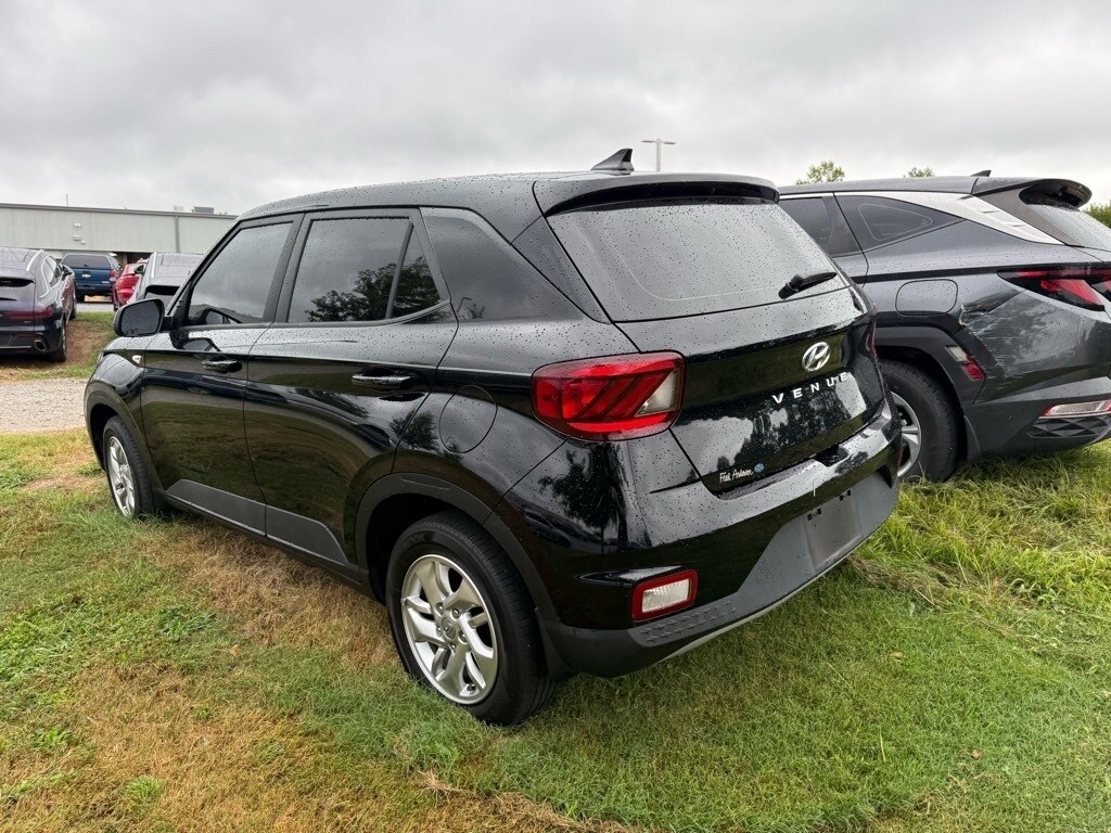 2022 Hyundai Venue SE photo 3