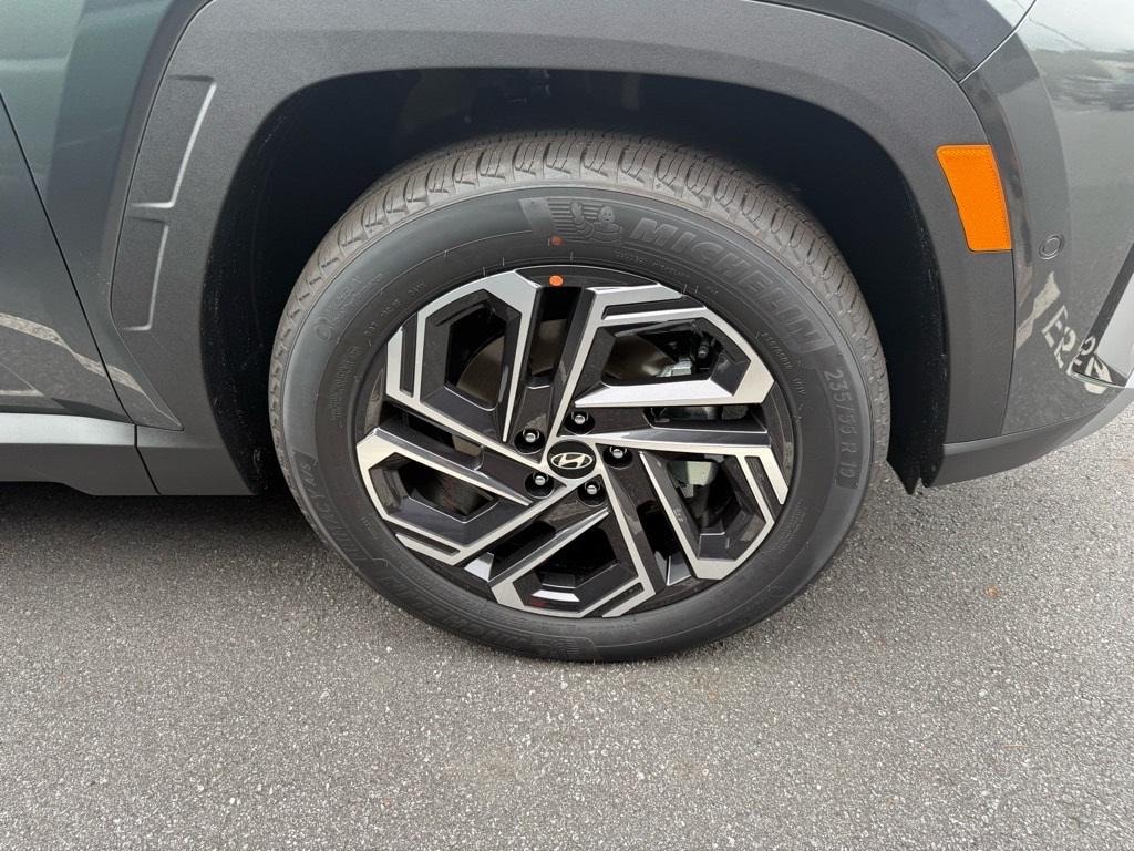 New 2025 Hyundai Tucson Hybrid Limited SUV