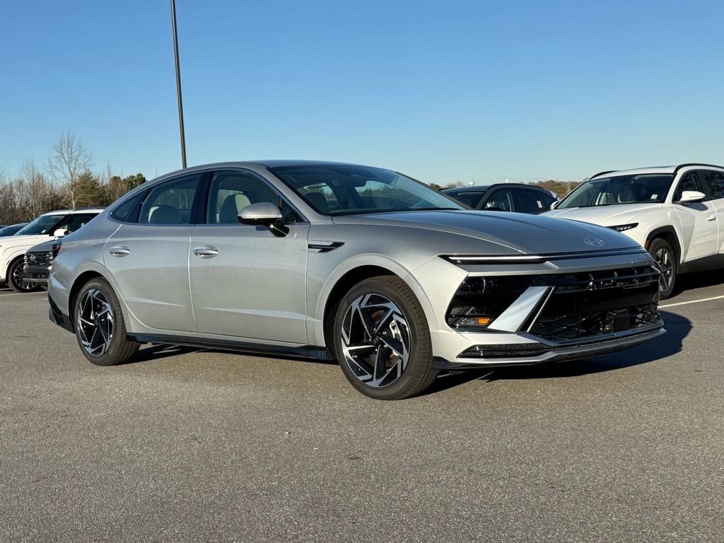 2026 Hyundai Sonata SEL's photo