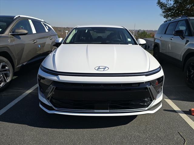 2026 Hyundai Sonata Hybrid Blue photo 2