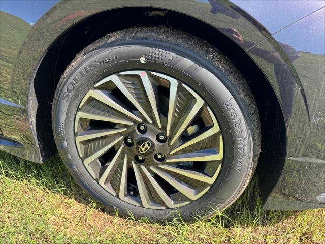2025 Hyundai Sonata Hybrid SEL photo 2