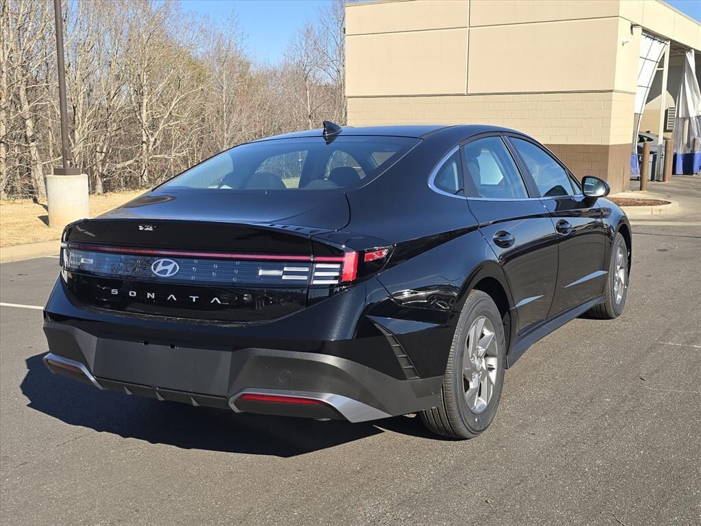 New 2026 Hyundai Sonata SE Sedan