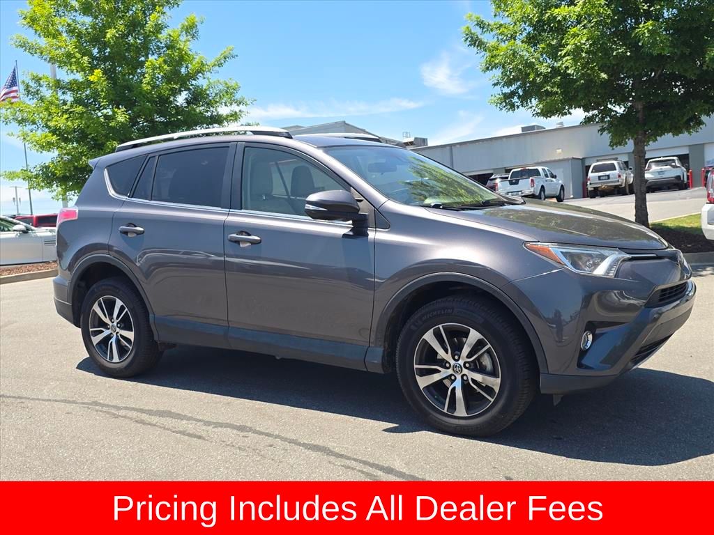 2017 Toyota RAV4 XLE's photo