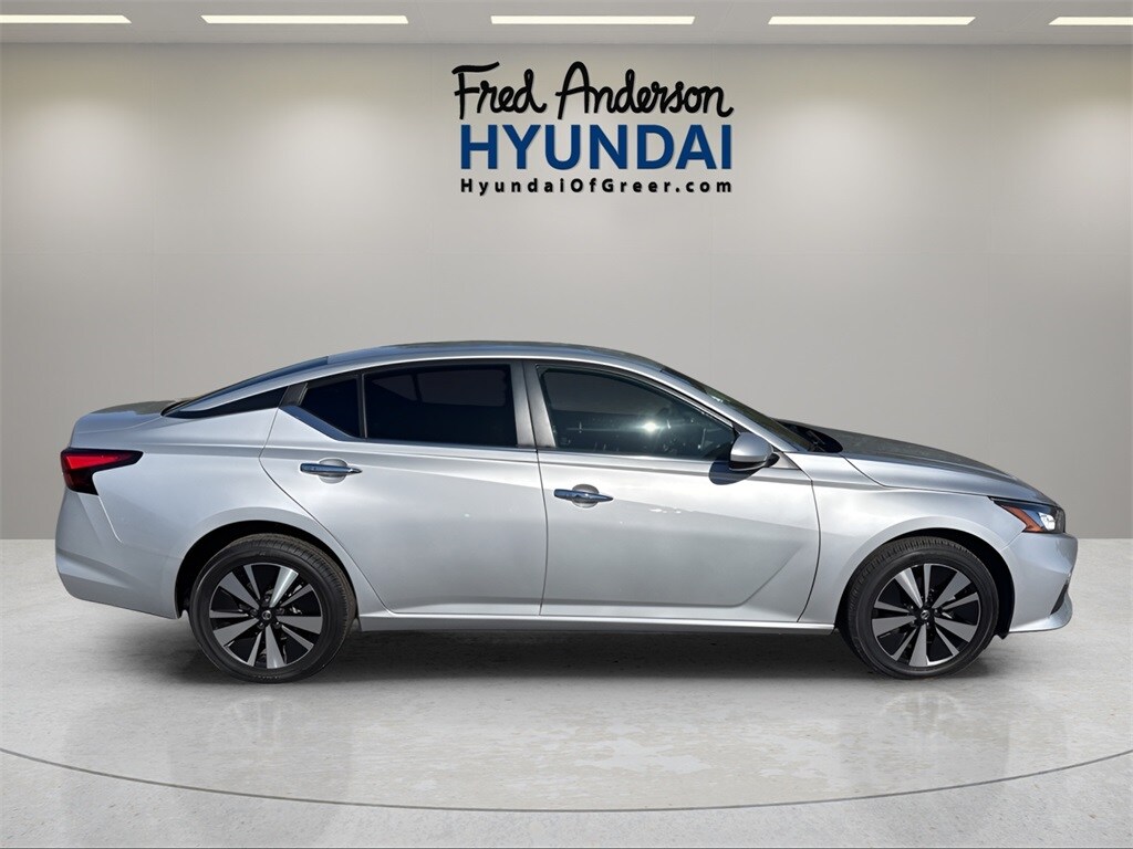 Used 2022 Nissan Altima 2.5 SV Sedan