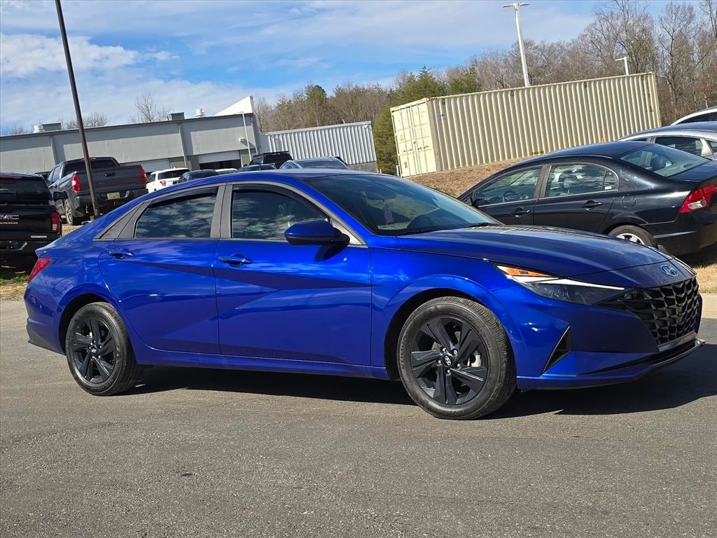 Used 2023 Hyundai Elantra SEL Sedan