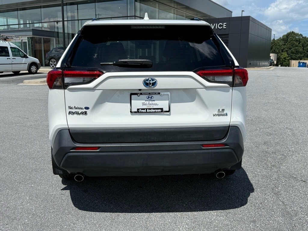 2022 Toyota RAV4 Hybrid LE photo 3