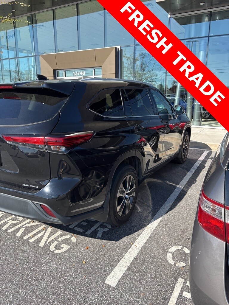 2022 Toyota Highlander XLE photo 4
