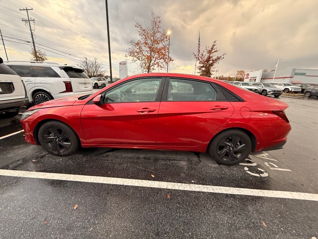Used 2021 Hyundai Elantra SEL Sedan