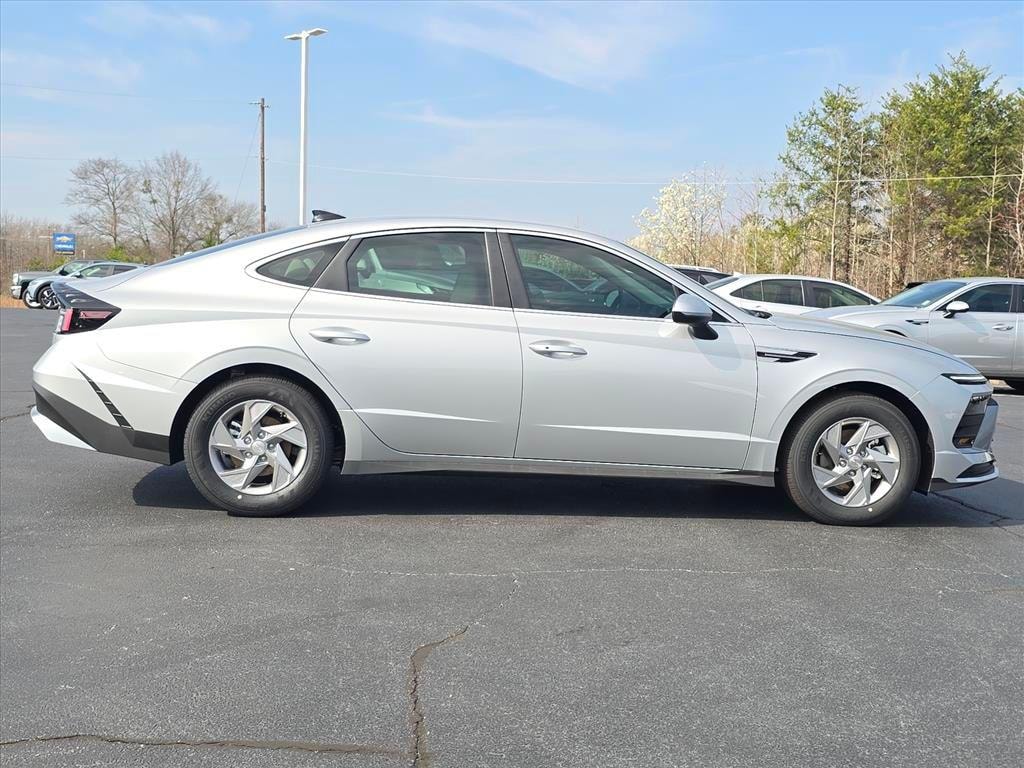 New 2026 Hyundai Sonata SE Sedan