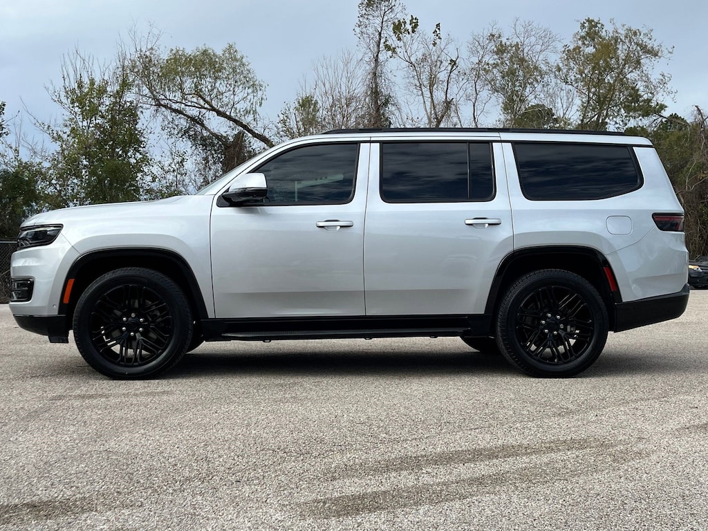 Used 2022 Jeep Wagoneer Series III Carbide SUV