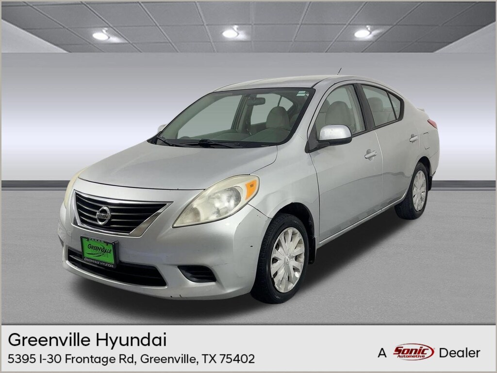Used 2014 Nissan Versa SV Sedan