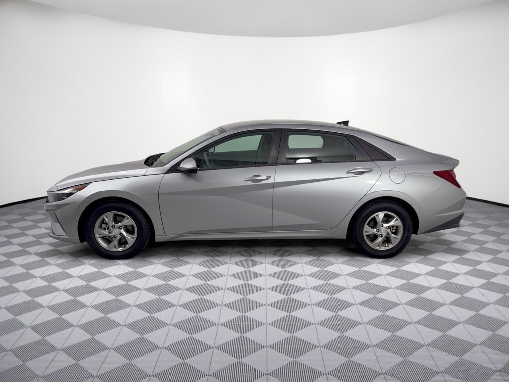Used 2021 Hyundai Elantra SE Sedan