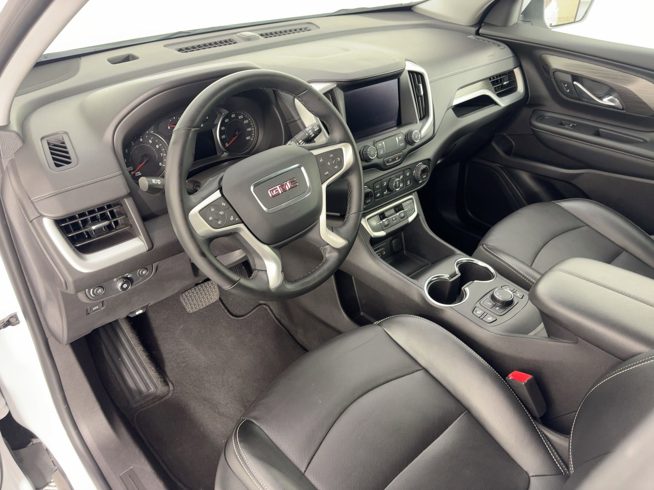 2024 Gmc Terrain SLT photo 2