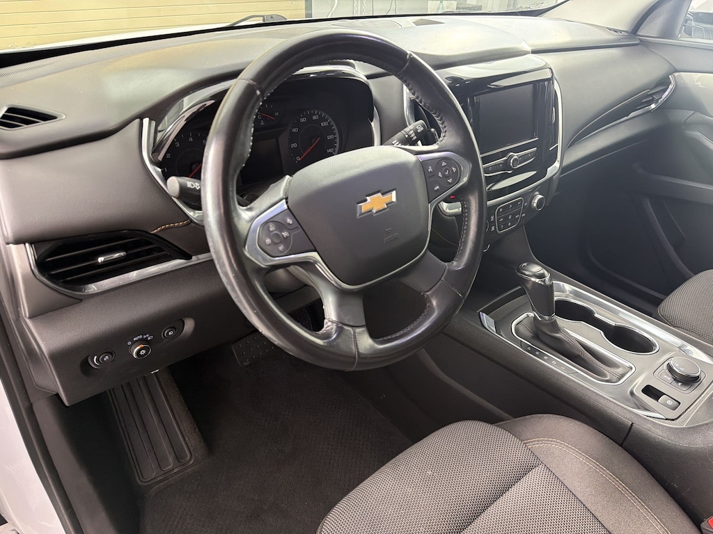 Used 2020 Chevrolet Traverse LT Cloth SUV