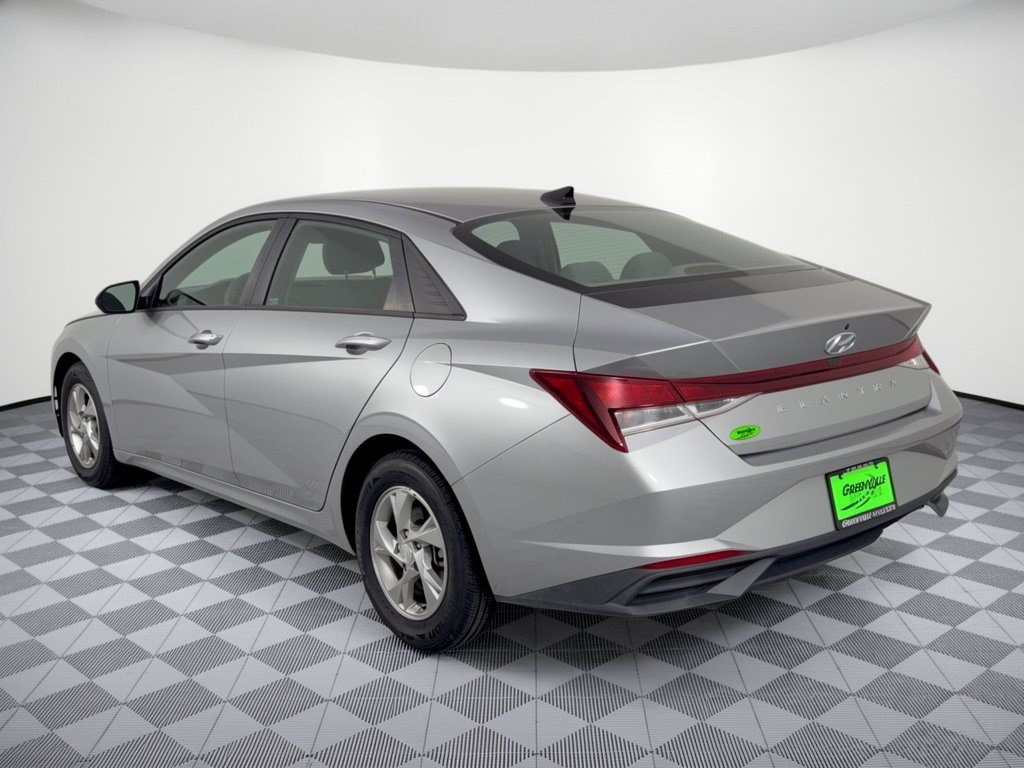 Used 2021 Hyundai Elantra SE Sedan
