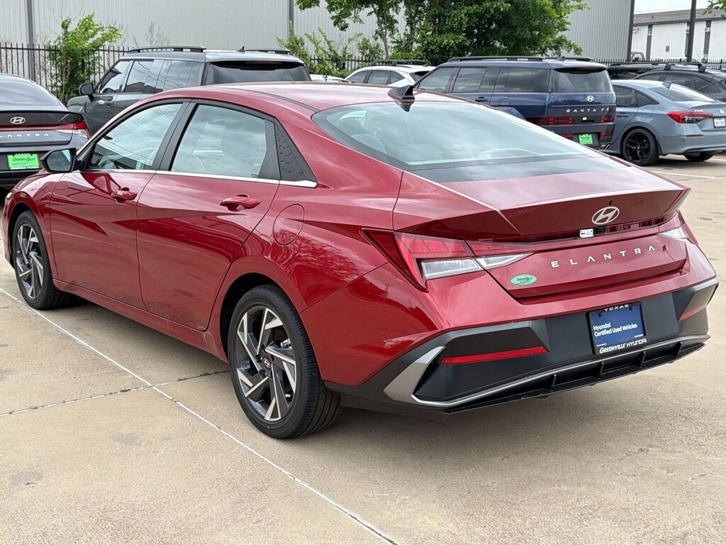 Certified 2025 Hyundai Elantra SEL Convenience Sedan
