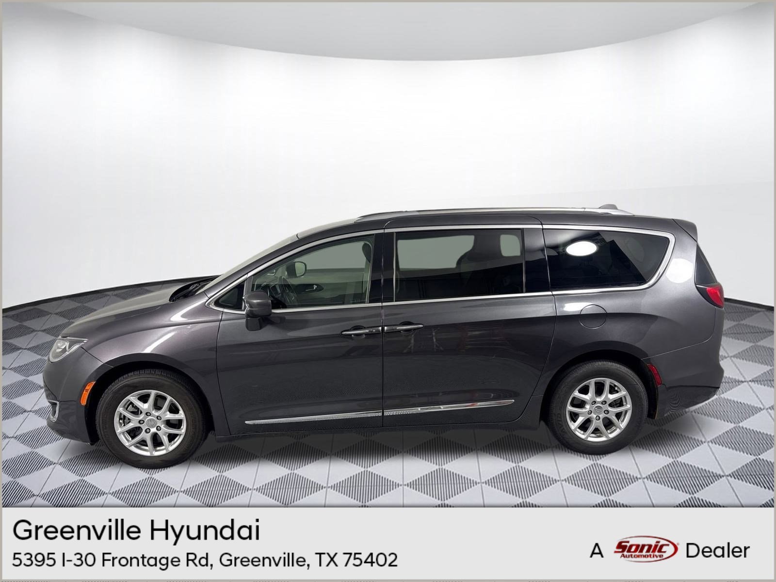 2020 Chrysler Pacifica Van Passenger Van 