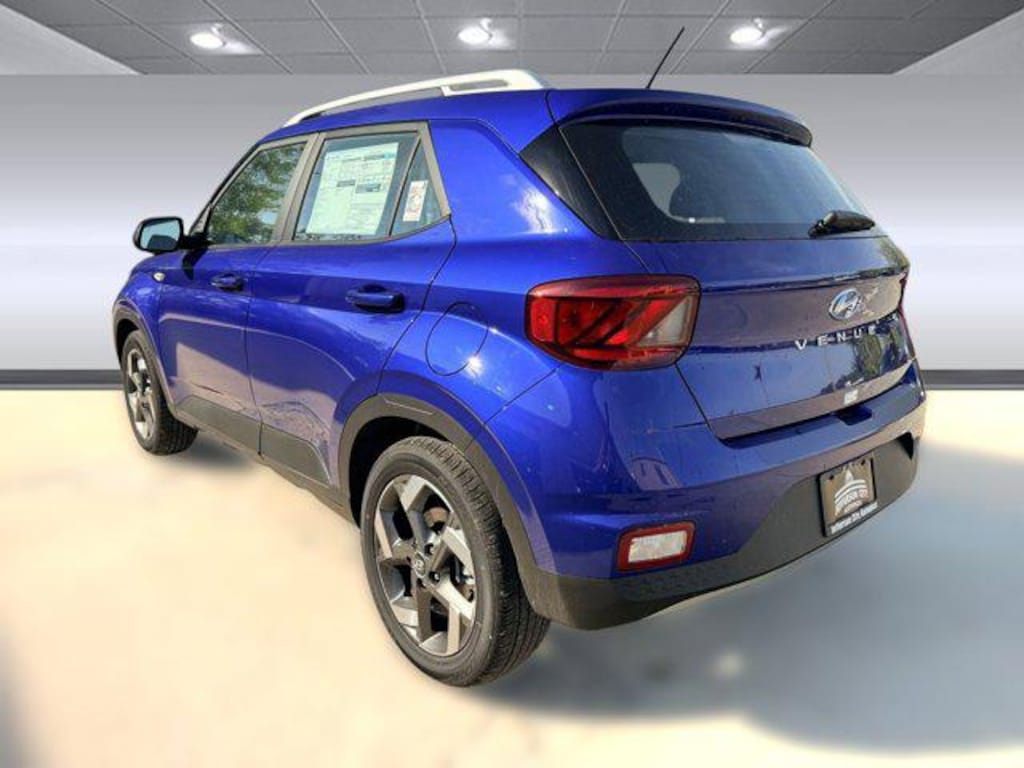 New 2025 Hyundai Venue SEL SUV