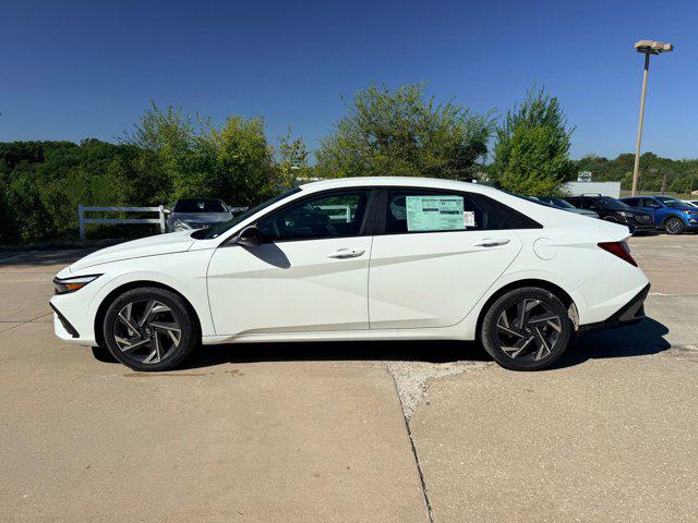2025 Hyundai Elantra Hybrid SEL Sport photo 2