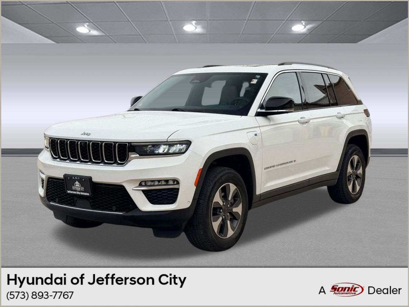 2022 Jeep Grand Cherokee 4xe's photo
