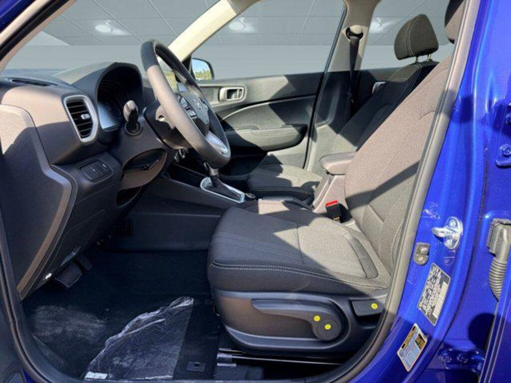 New 2025 Hyundai Venue SEL SUV