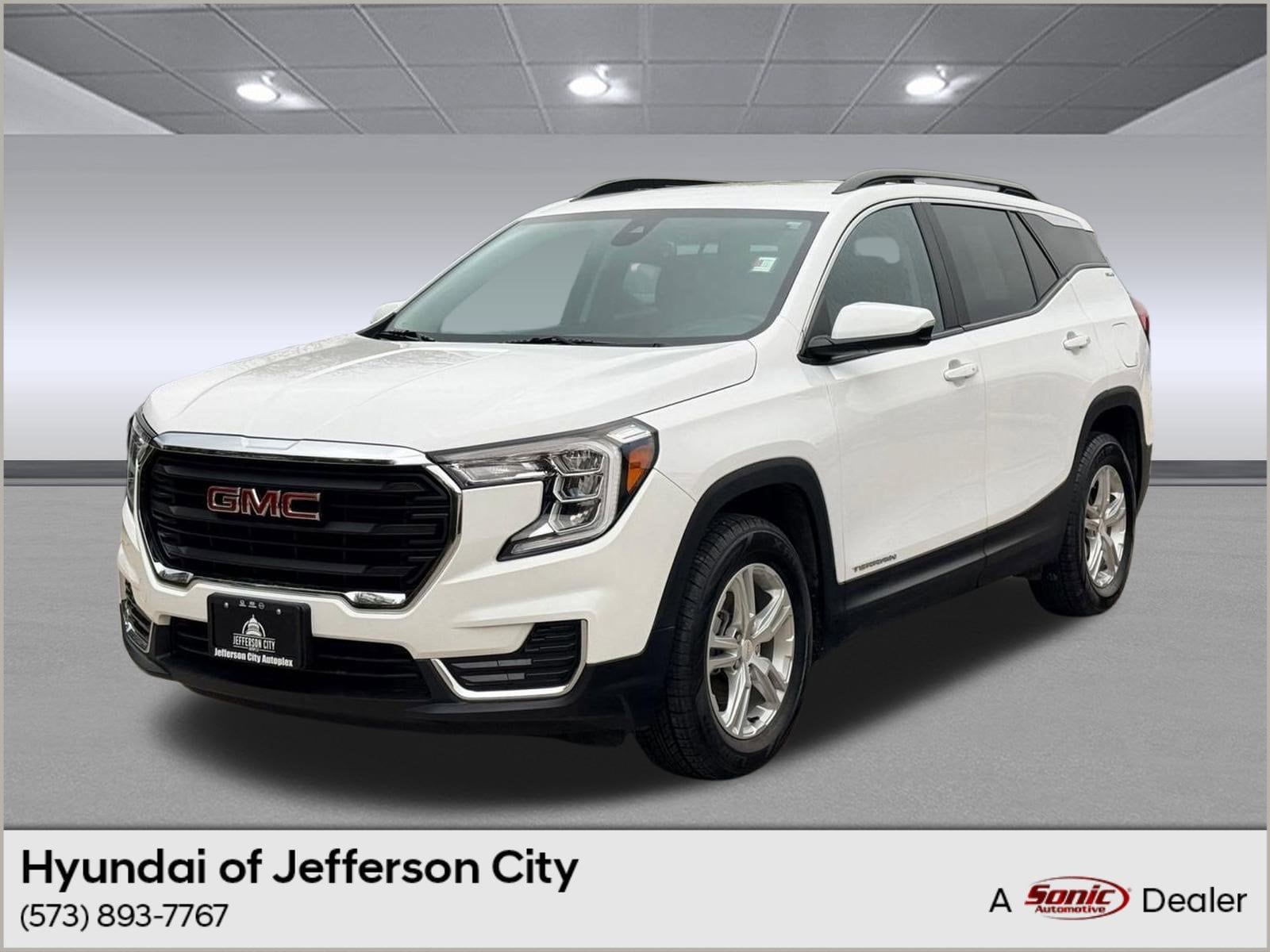2023 GMC Terrain SLE's photo