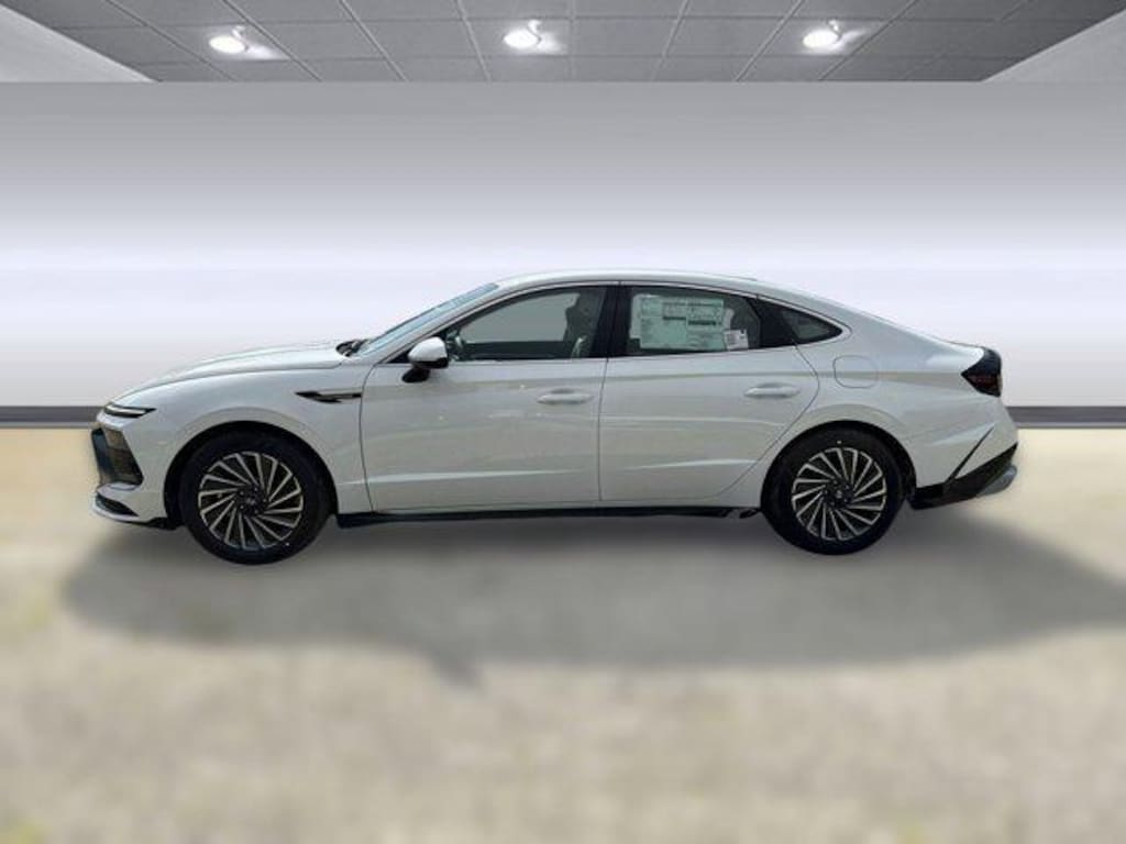 New 2025 Hyundai Sonata Hybrid SEL Sedan