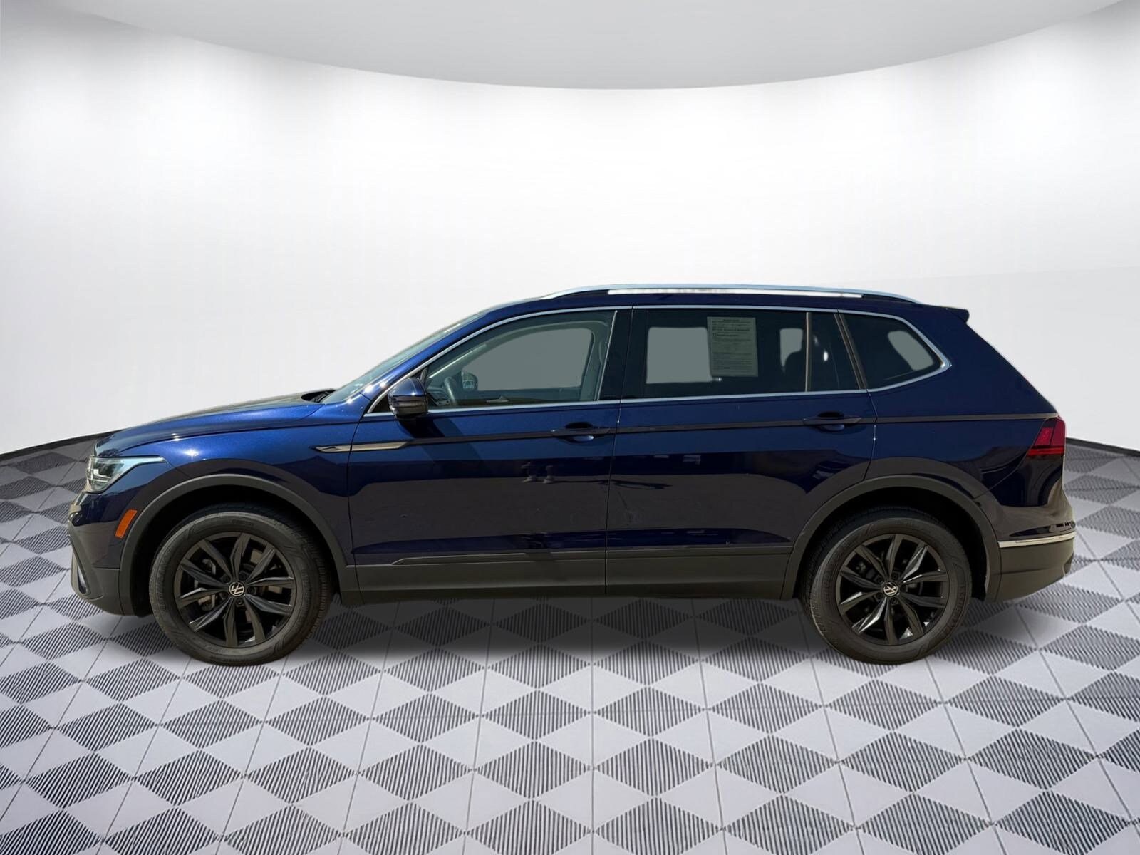 2024 Volkswagen Tiguan SE Wolfsburg Edition photo 2