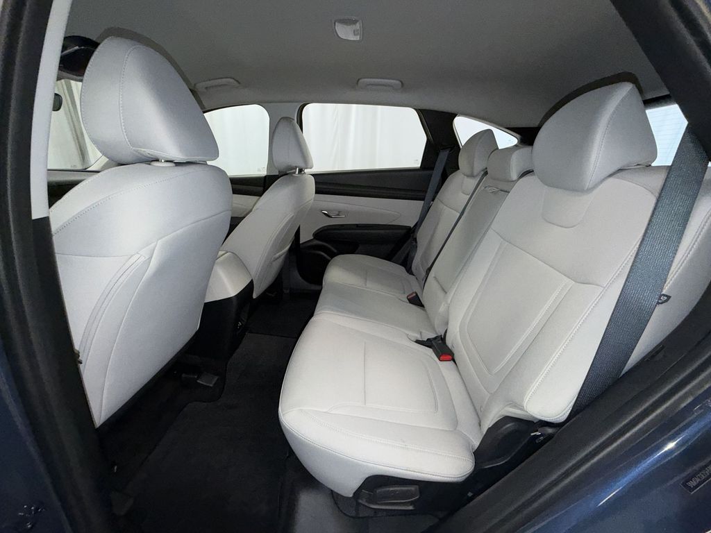 2025 Hyundai Tucson SE - Photo 4
