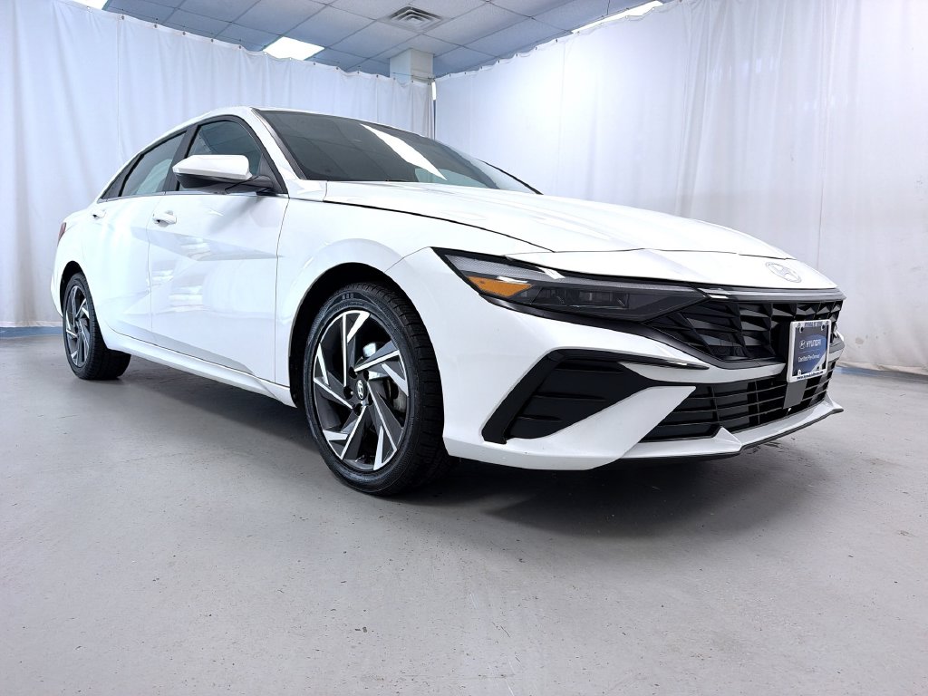 2024 Hyundai Elantra SEL Sedan