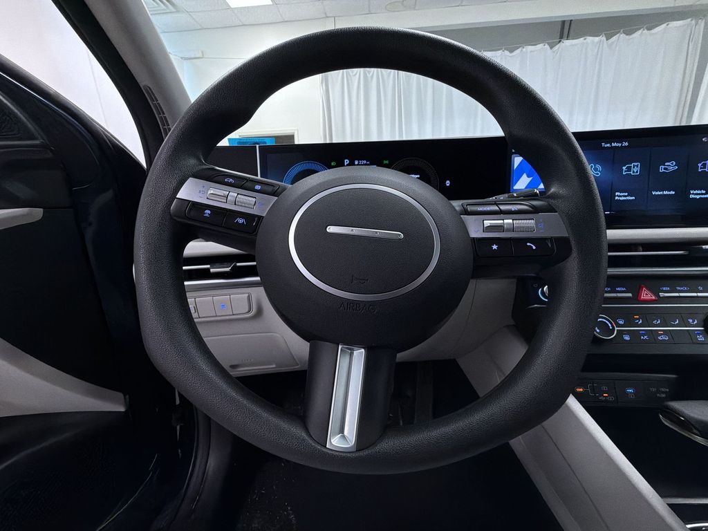2025 Hyundai Tucson SE - Photo 13