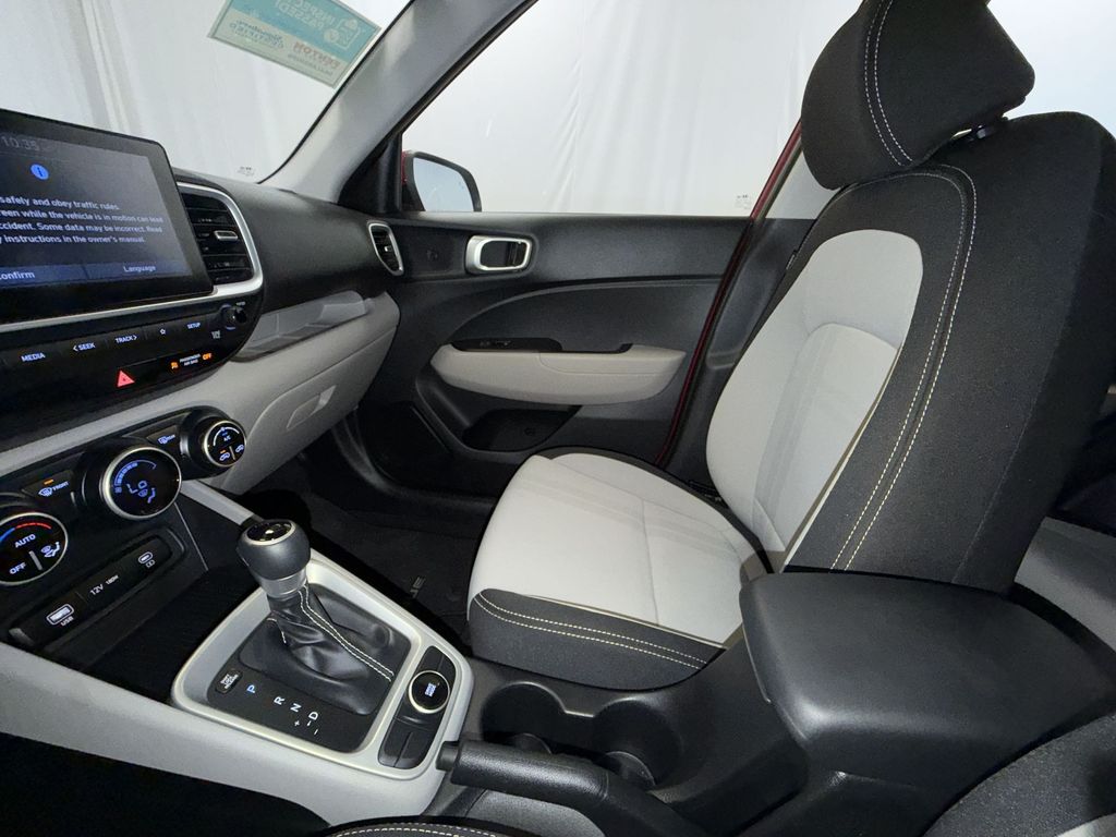 2023 Hyundai Venue SEL - Photo 21