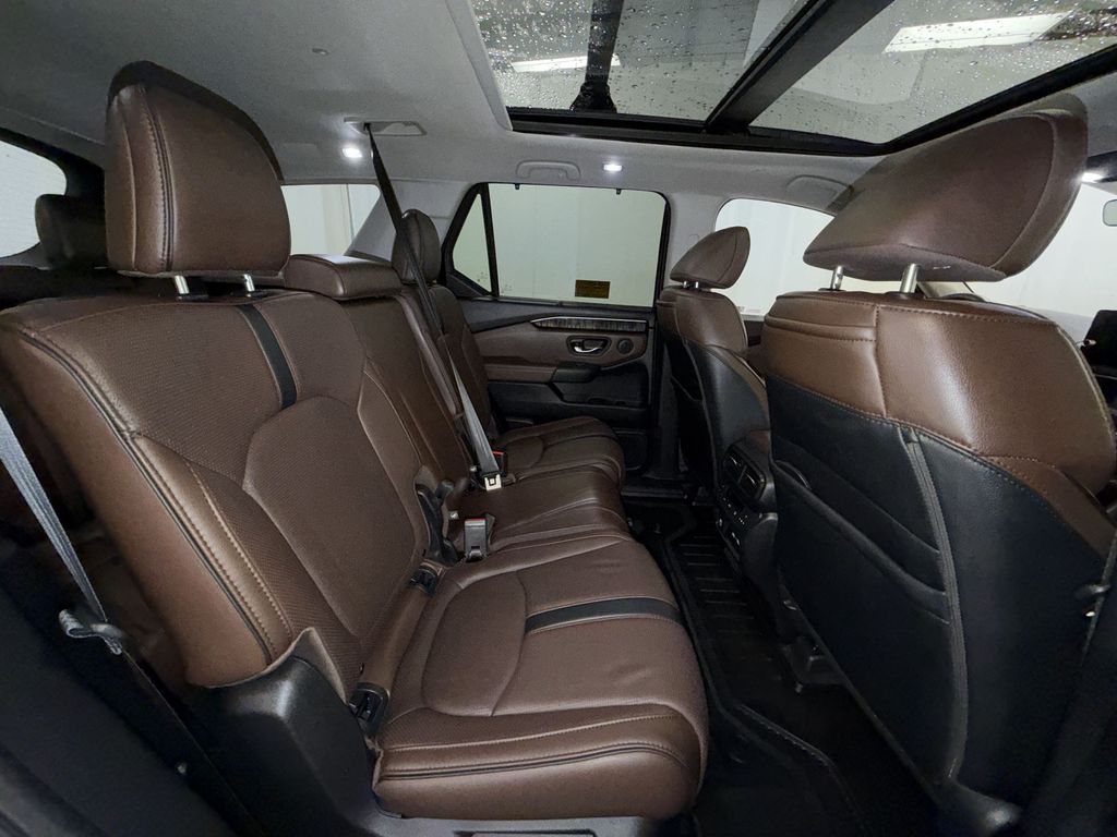2023 Honda Pilot Elite - Photo 17