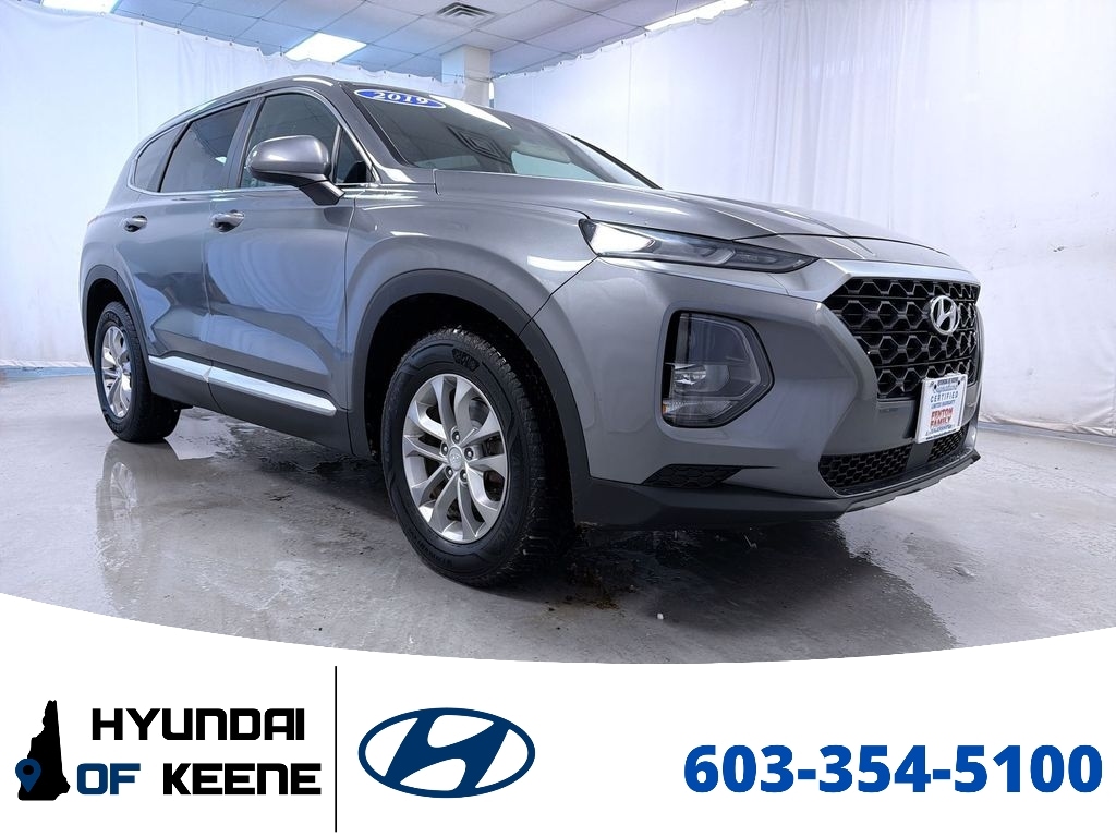 2019 Hyundai Santa Fe SE's photo