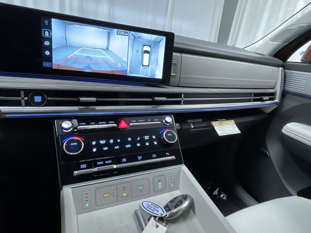 2025 Hyundai Santa Fe Calligraphy photo 2