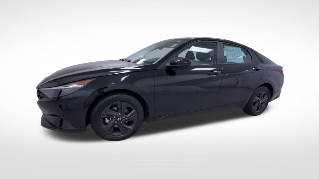 Used 2023 Hyundai Elantra SEL Sedan