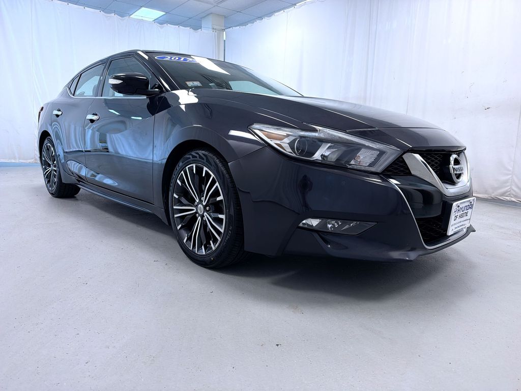 2017 Nissan Maxima Platinum's photo