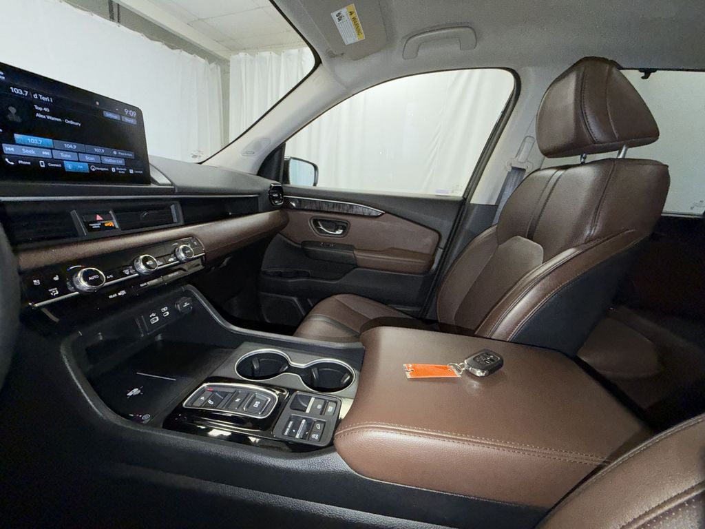 2023 Honda Pilot Elite - Photo 23