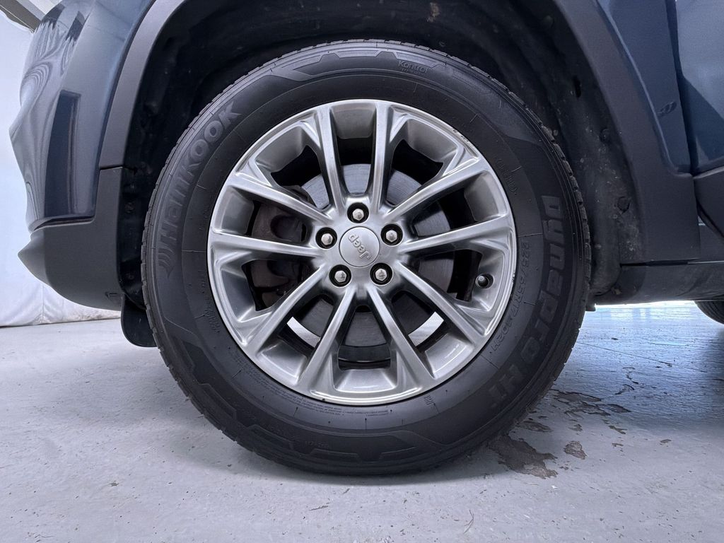 2019 Jeep Cherokee Latitude Plus - Photo 10