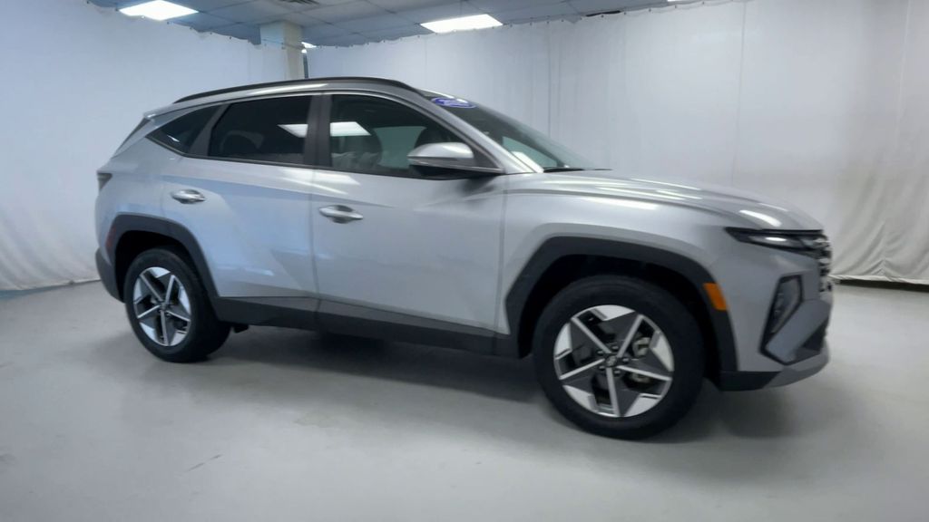2025 Hyundai Tucson SEL Convenience photo 2