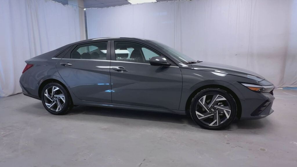 Certified 2025 Hyundai Elantra SEL Convenience Sedan