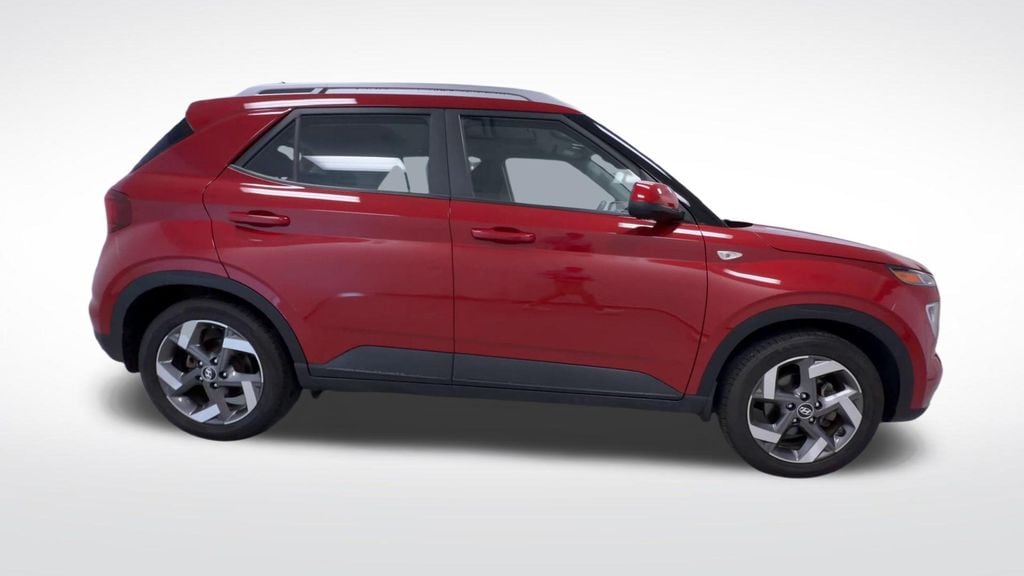 2023 Hyundai Venue SEL - Photo 9
