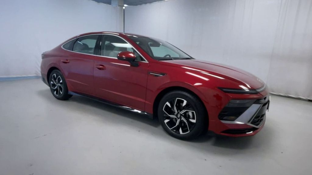 2025 Hyundai Sonata SEL photo 2