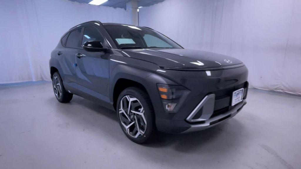 2026 Hyundai Kona SEL photo 2