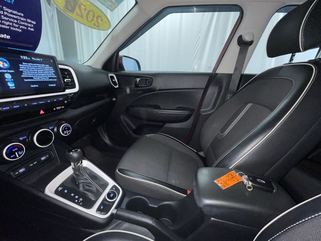 Used 2022 Hyundai Venue Limited SUV